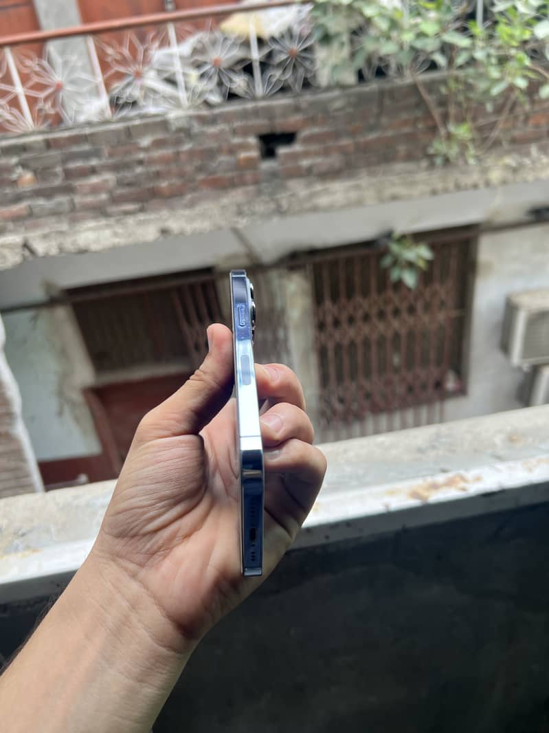Apple iPhone 13 Pro 1