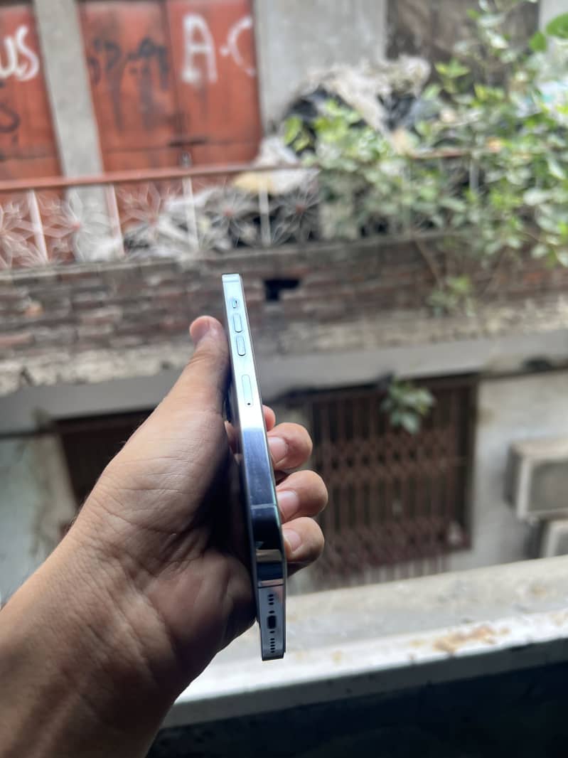 Apple iPhone 13 Pro 3