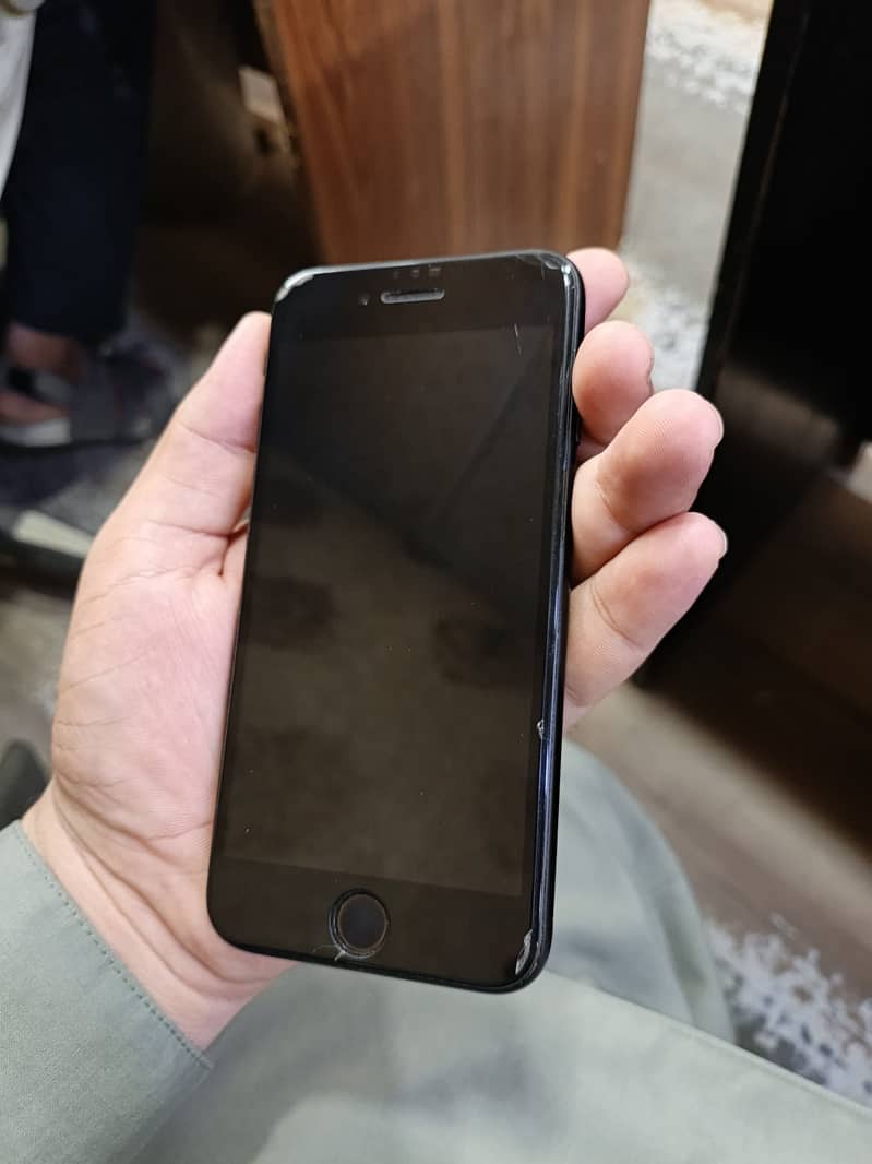 Apple iPhone SE 3rd generation 7