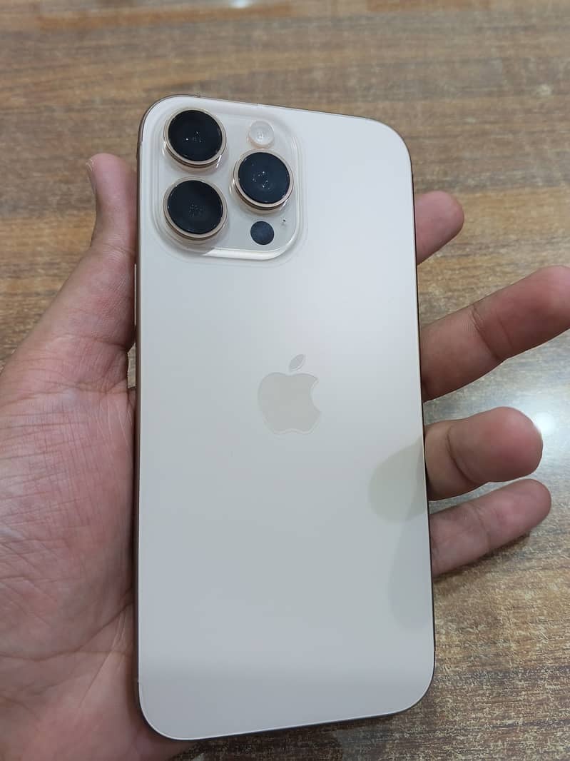 Apple iPhone 16 Pro Max 0