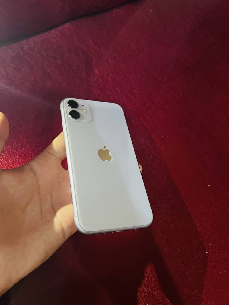 Apple iPhone 11 4