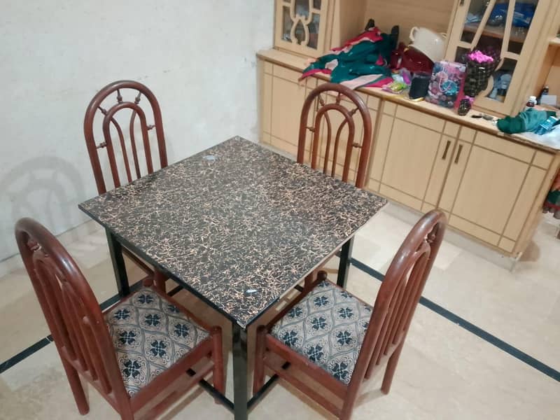 Dinning table 4 seats 6