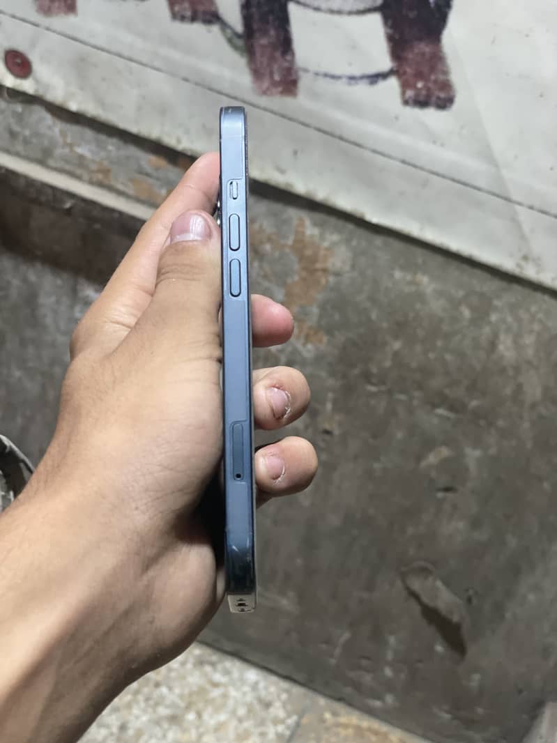 Apple iPhone 13 3