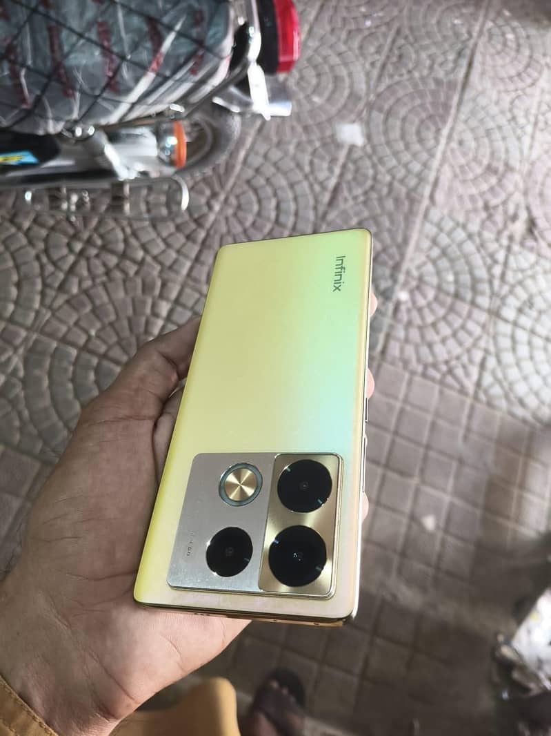 Infinix Note 40 Pro 6