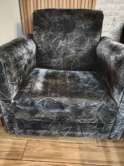 9 seater Sofa | Modern Design | Good condition | Best price | Stylish
