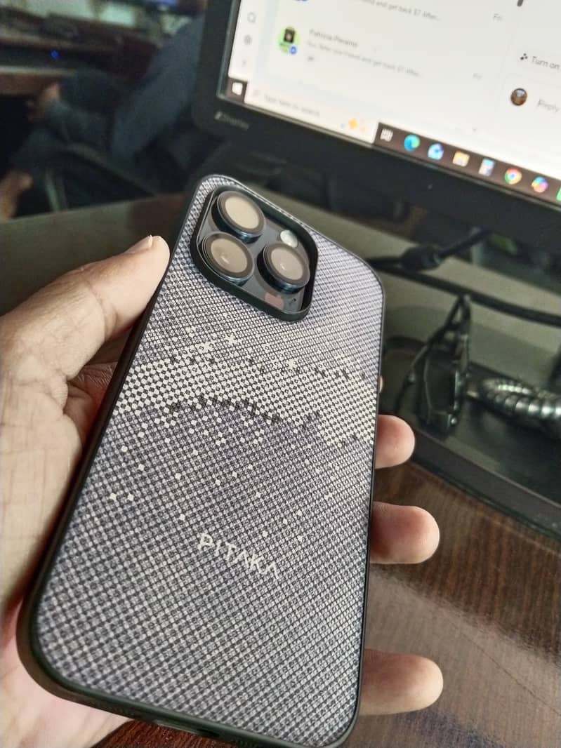 Apple iPhone 15 Pro 2