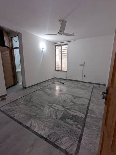 1 Kanal Open Basement portion available for rent in F. 15