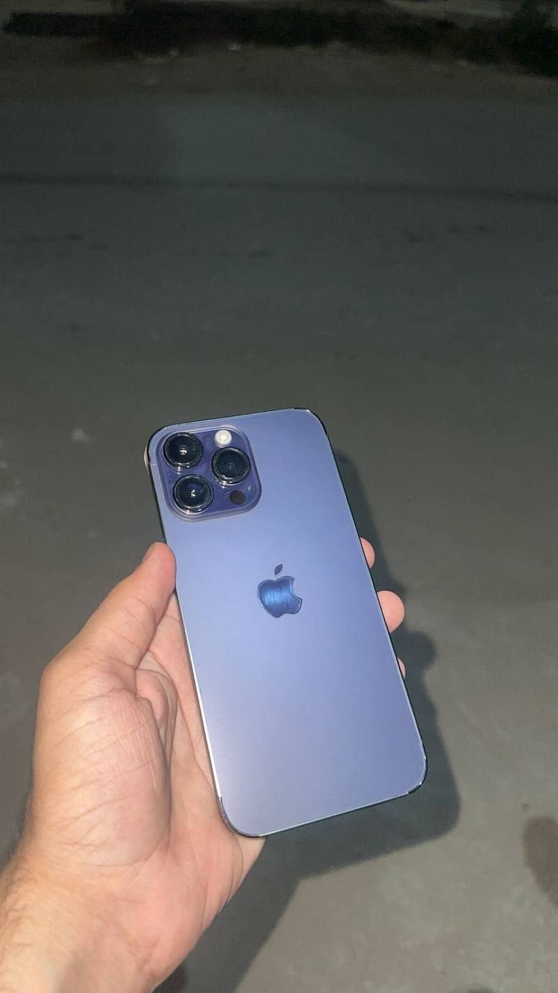 Apple iPhone 14 Pro Max 1