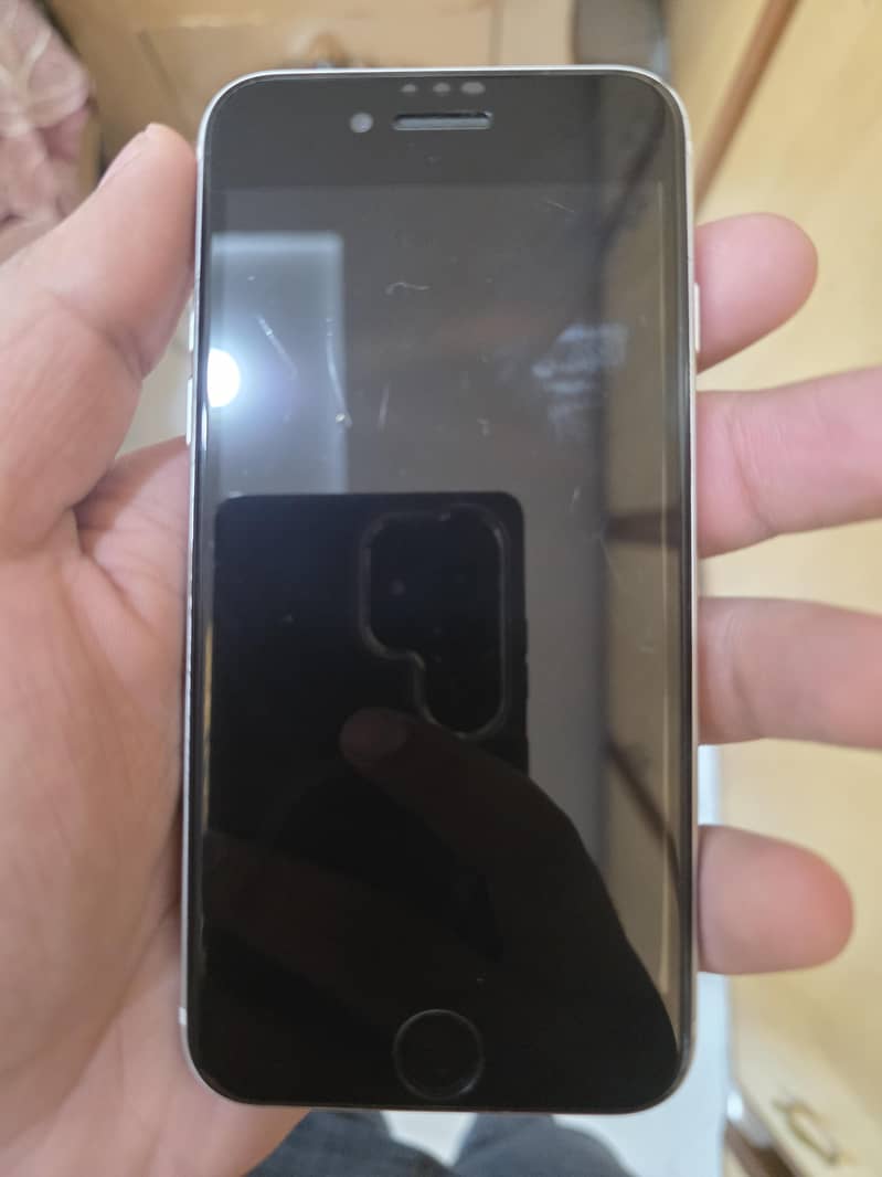 Apple iPhone SE 0