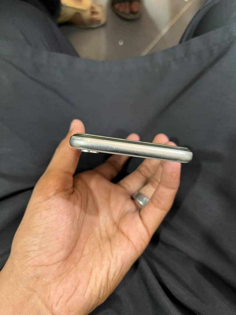 Apple iPhone X 5