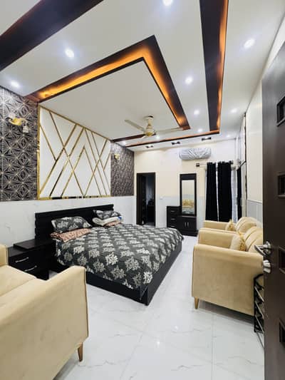 I'M SELLING A 8 MARLA FURNISHED SLIGHTLY USED HOUSE LIKE BRAND NEW. BAHRIA ORCHARD LAHORE PHASE 1 FACING PARK PRIME LOCATION. THE PRICE 285 LACS IS ALMOST FINAL A LITTLE BIT NEGOTIABLE WITH TOKEN