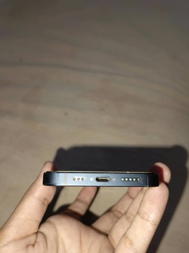 Apple iPhone 14 3
