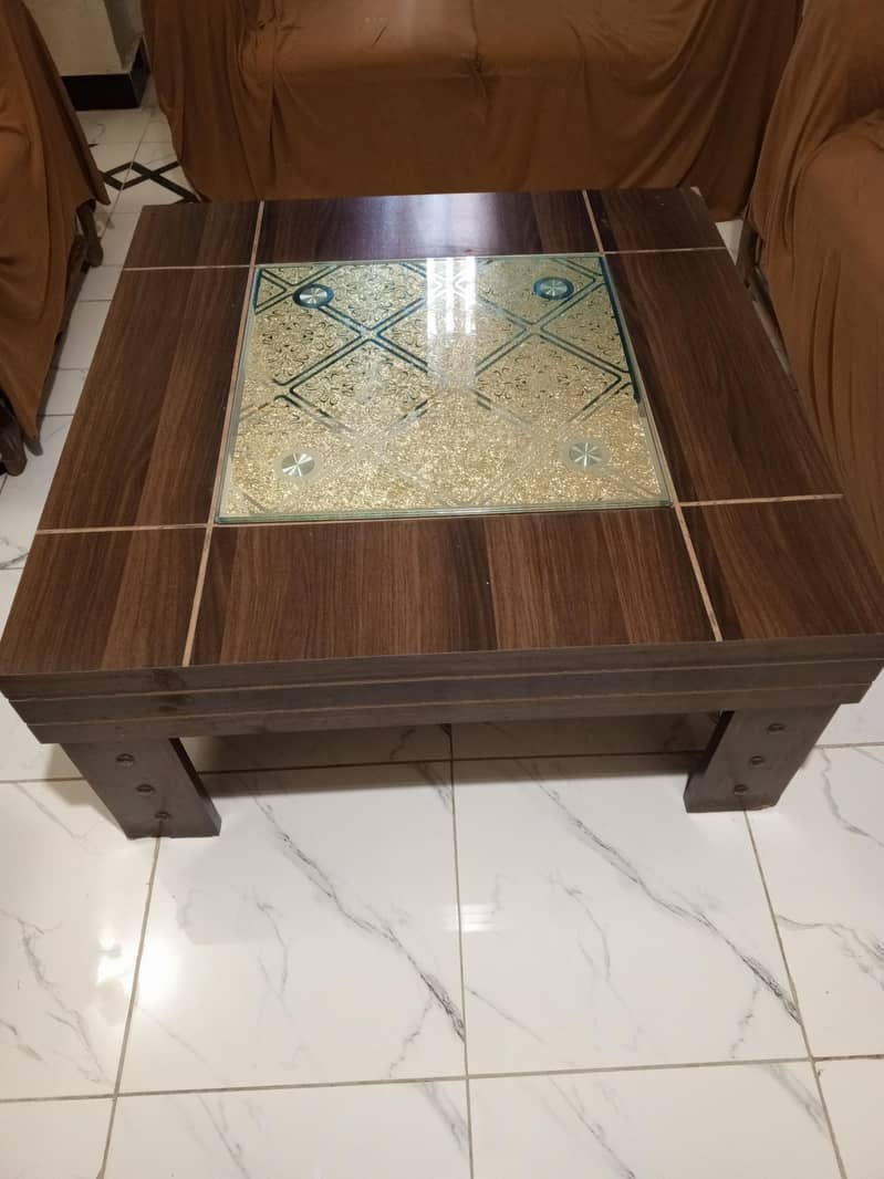 Center Table 0