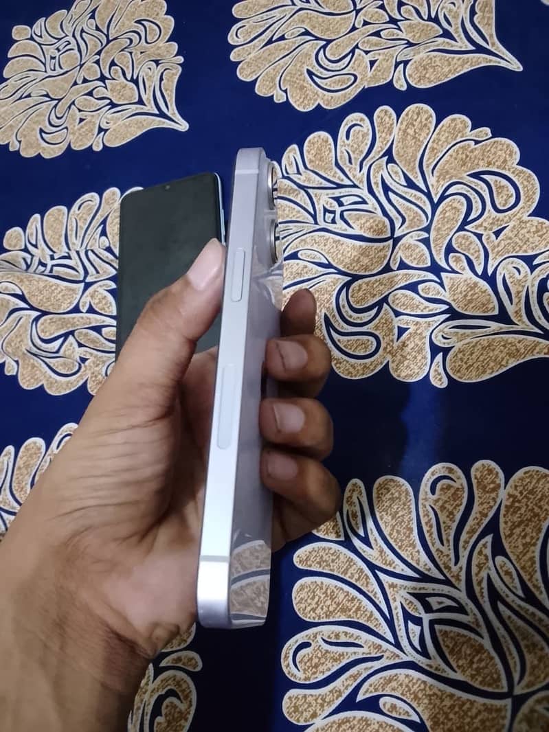 Apple iPhone 14 6