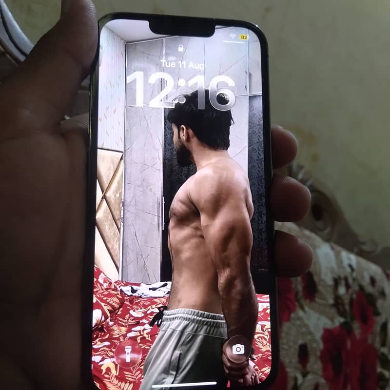 Apple iPhone 13 Pro 2