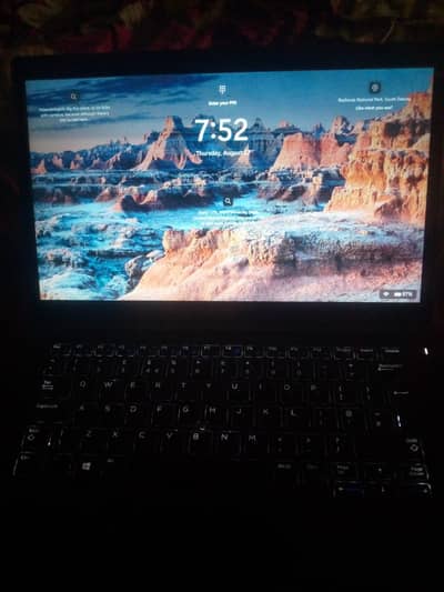 Dell latitude 7480 i7 7th gen ddr4 8gb ram 256GB Nvme ssd Windows  11