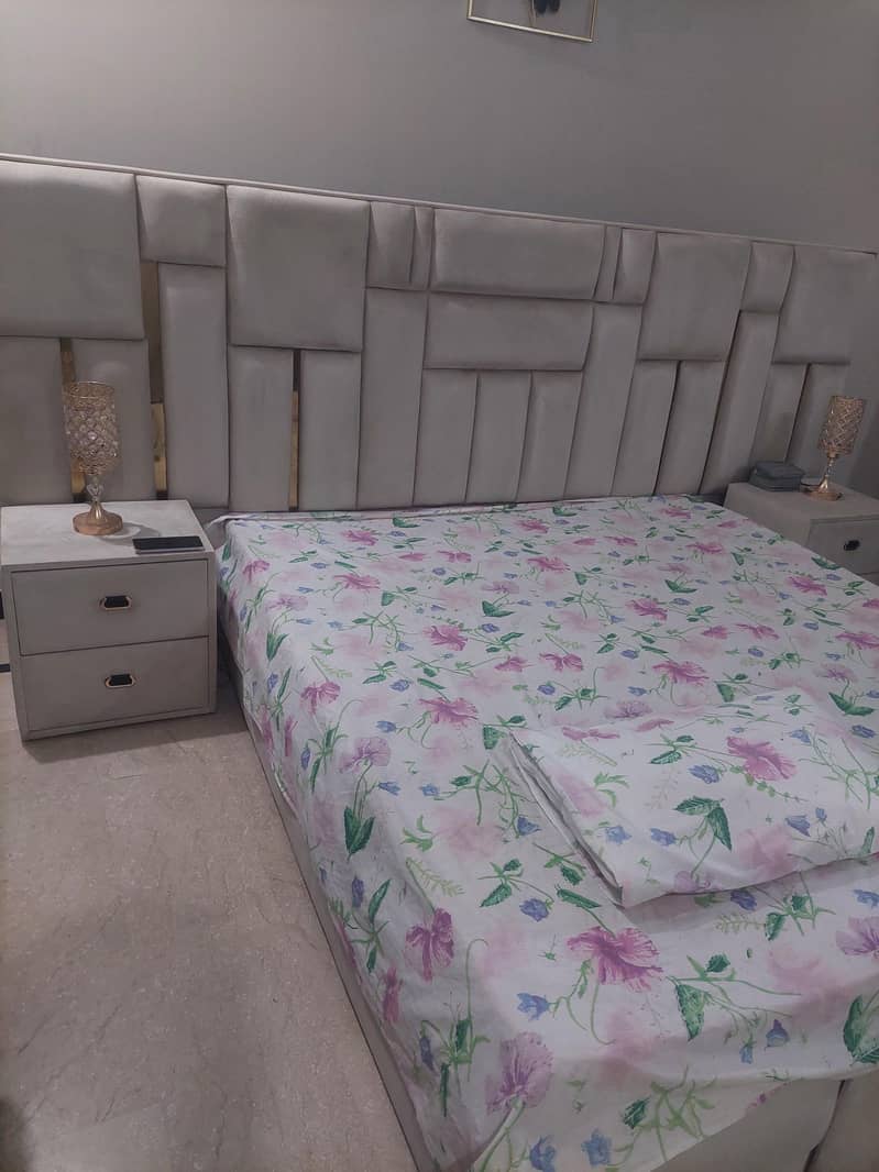 King Size Bed 0