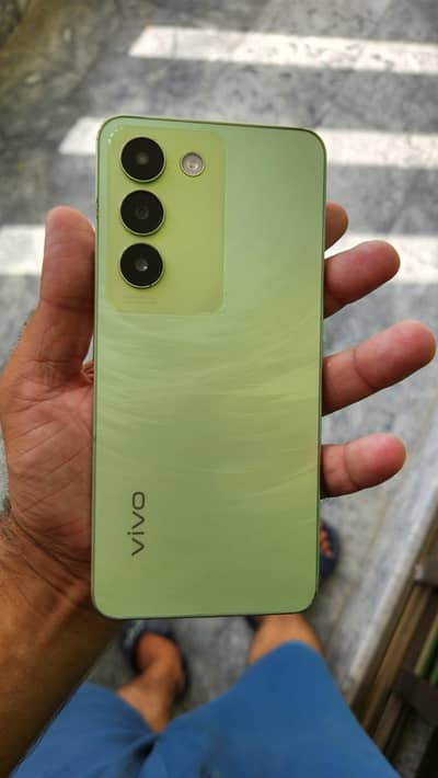 vivo y100 10 by 9 full boxx 8 128 gb