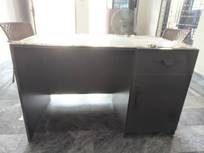 New office table In dark grey