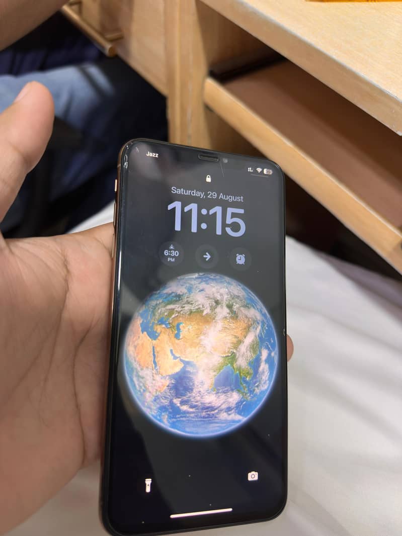 Apple iPhone XS Max 6