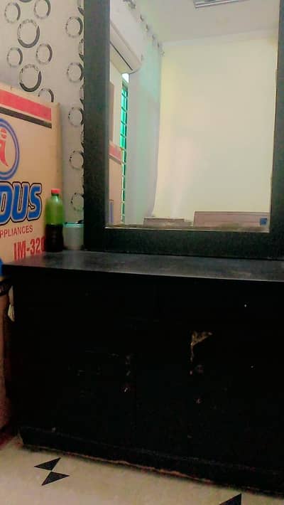 daresing table