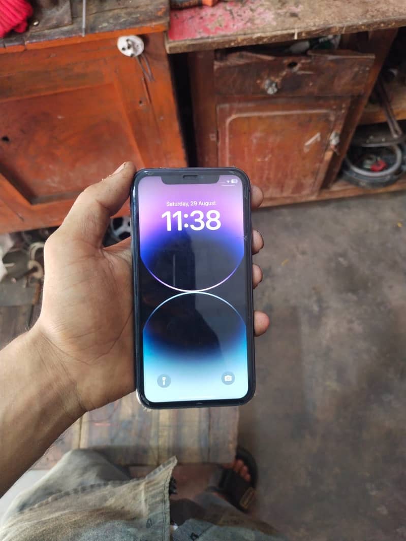Apple iPhone 11 0