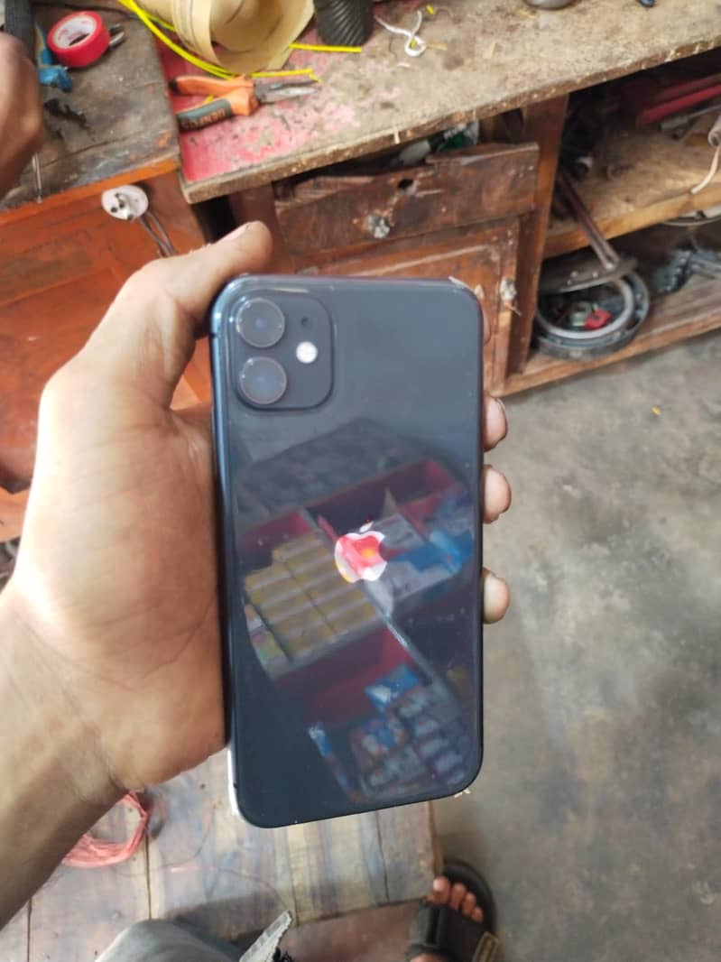 Apple iPhone 11 3