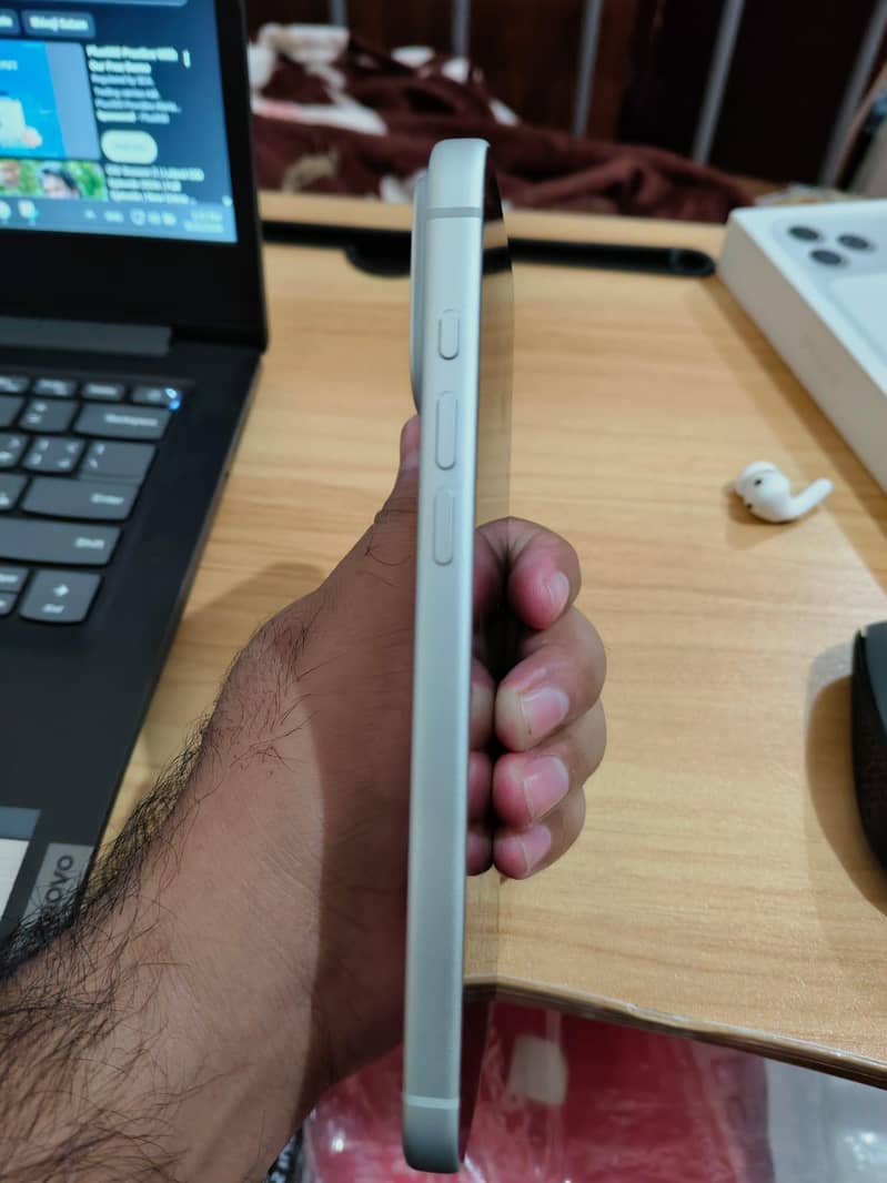Apple iPhone 17 Pro Max 6