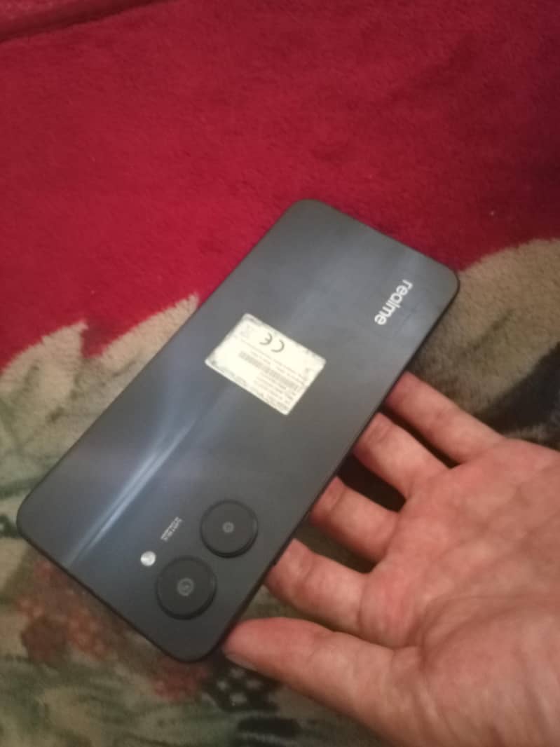 Realme C33 4