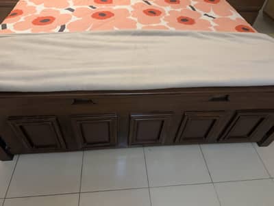 Bed with side table and dressing