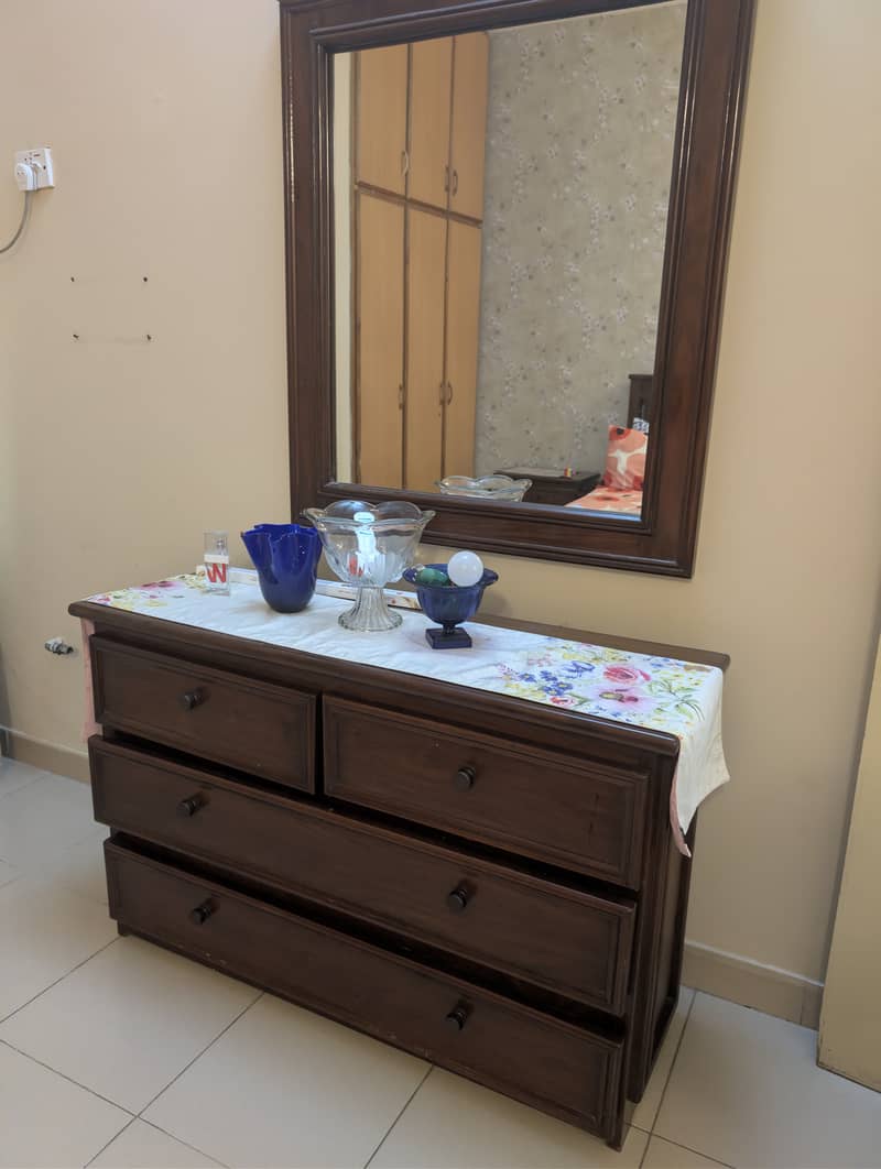 Bed with side table and dressing 2
