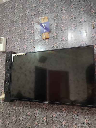 selling LCD without speakers