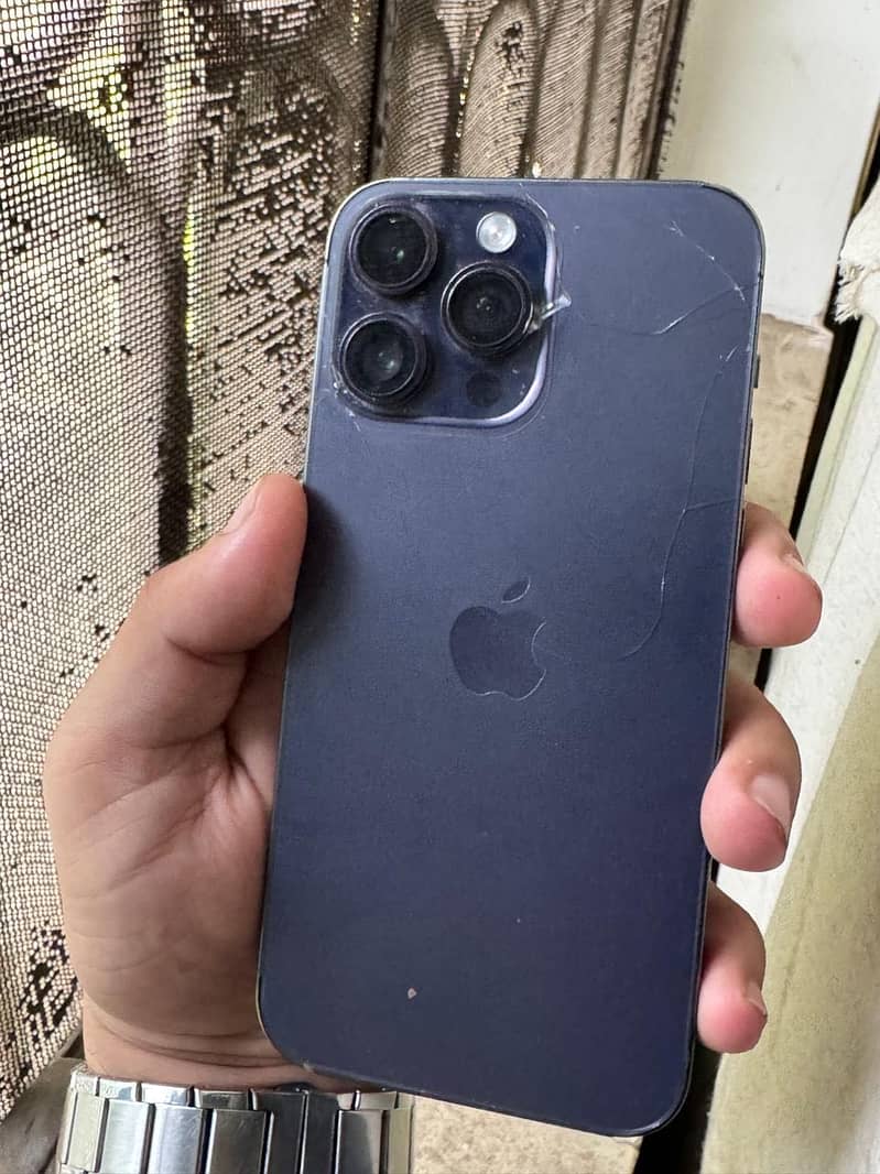 Apple iPhone 14 Pro Max 1
