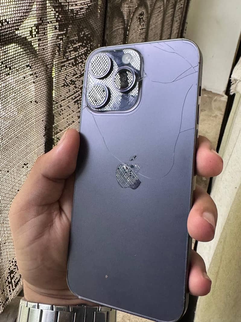 Apple iPhone 14 Pro Max 4