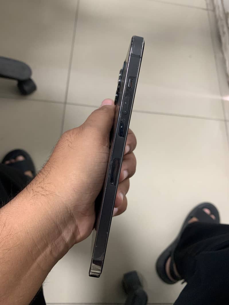 Apple iPhone 12 Pro Max 4