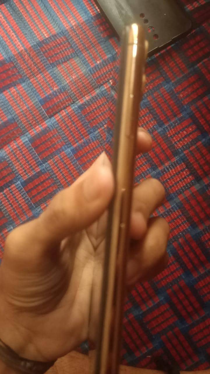 Apple iPhone 11 Pro Max 6