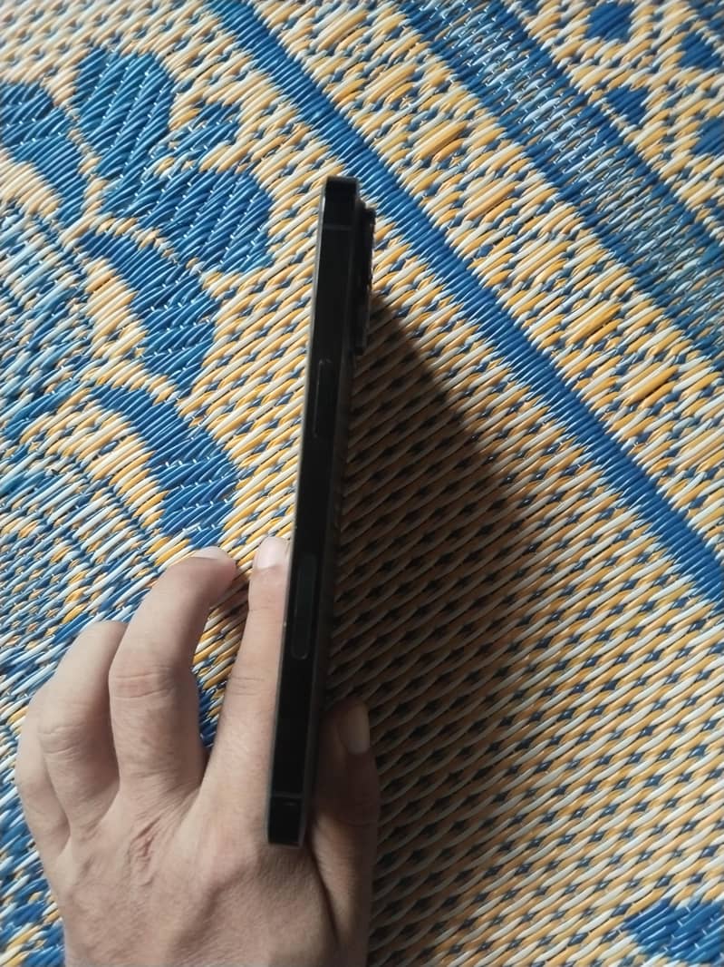 Apple iPhone 14 Pro Max 1