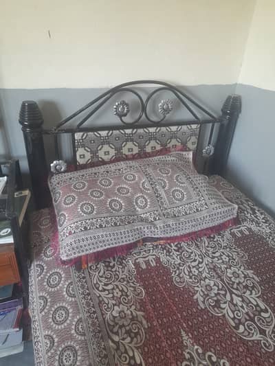 Single iron bed 10000