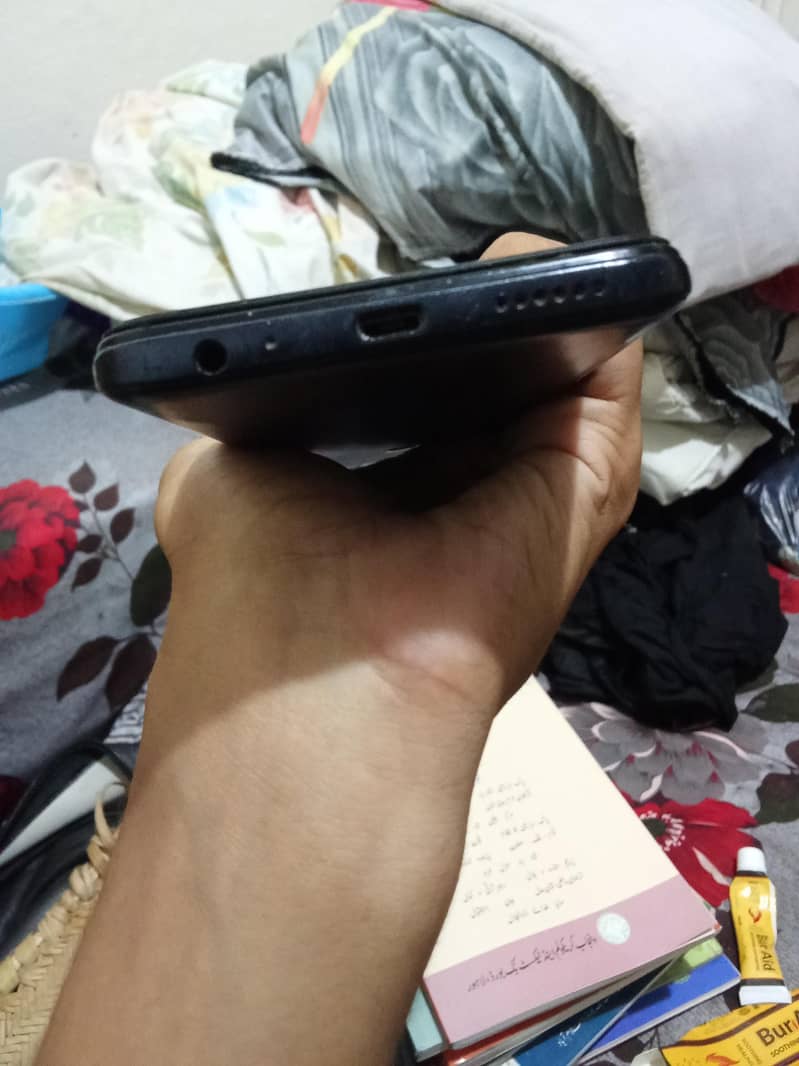 Tecno Pova 5