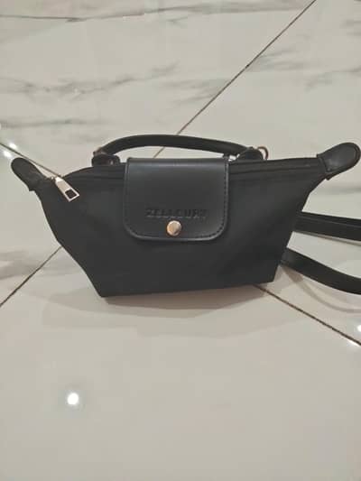 black crossbody bag