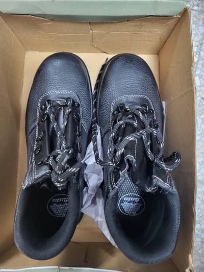 Brand new Safety shoes