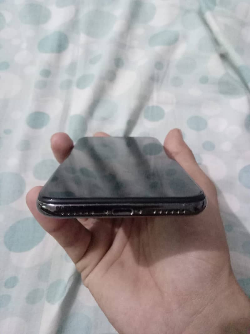 Apple iPhone X 5
