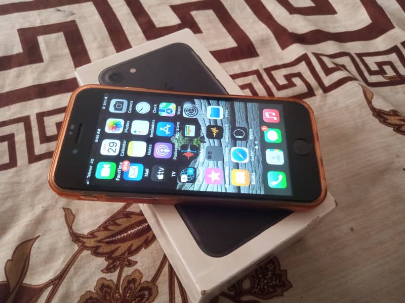 Apple iPhone 7 4