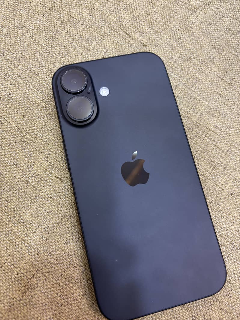 Apple iPhone 16 0
