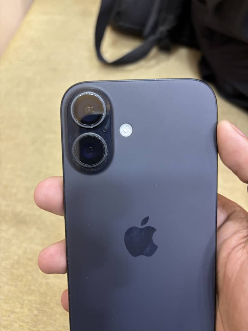 Apple iPhone 16 1
