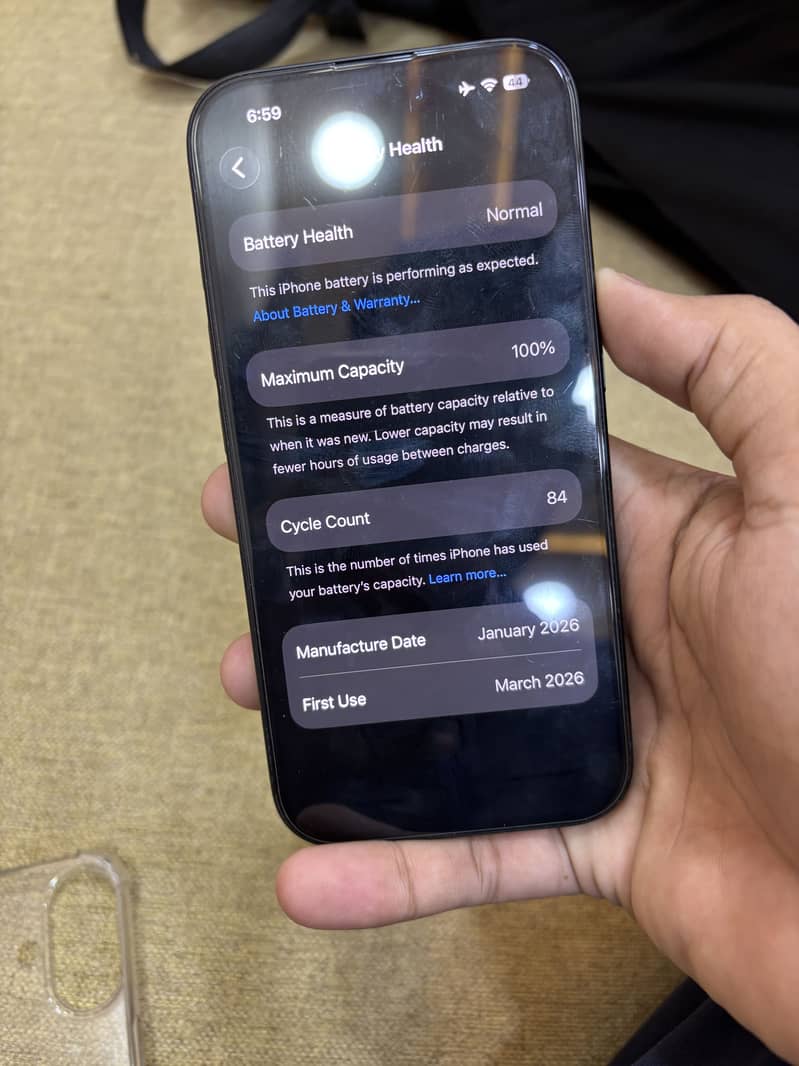 Apple iPhone 16 6