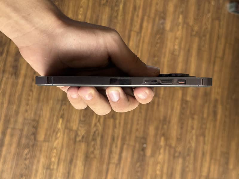 Apple iPhone 14 Pro Max 6