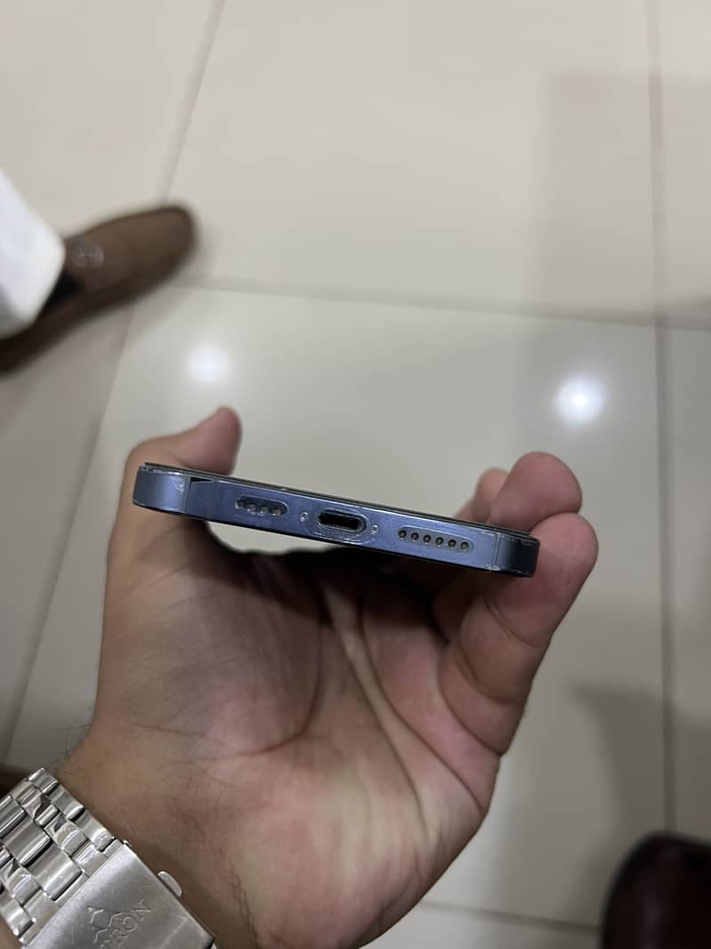 Apple iPhone 13 Pro Max 2