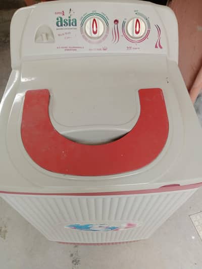 SUPER ASIA WASHING MACHINE IN GOOD CONDITION.