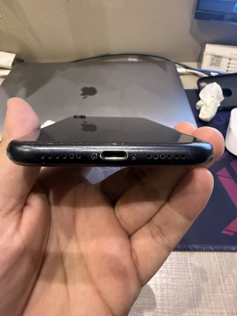 Apple iPhone XR 5